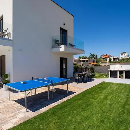 Aria Blu Babici